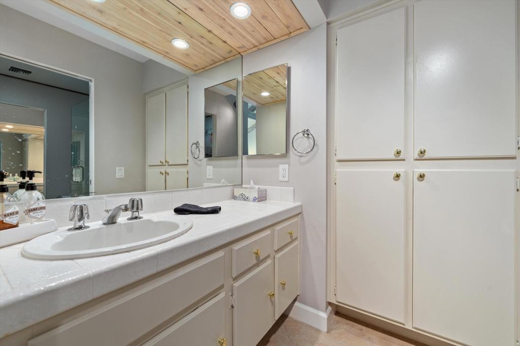 464 Sunningdale Drive