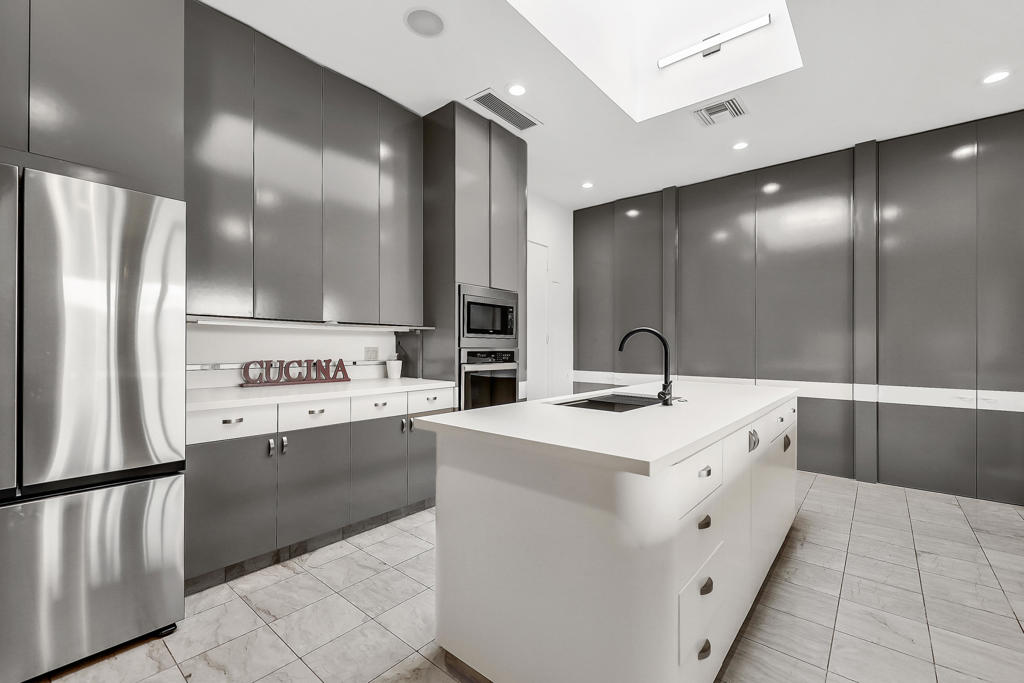 71000 Los Altos Court