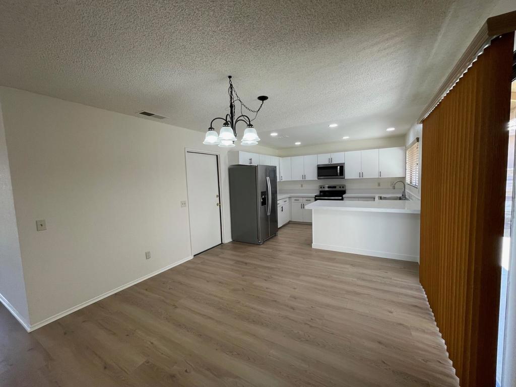 52105 Avenida Alvarado