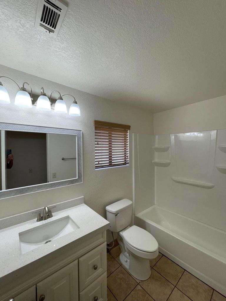 52105 Avenida Alvarado