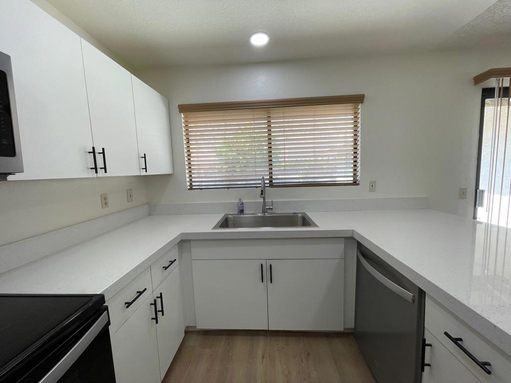 52105 Avenida Alvarado