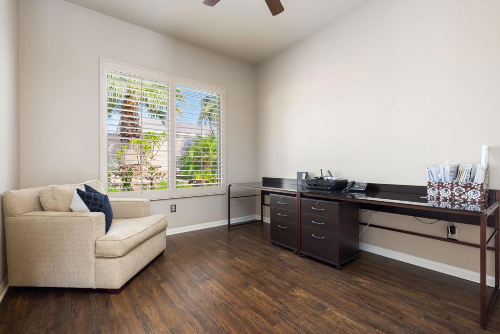 81696 Avenida Sombra