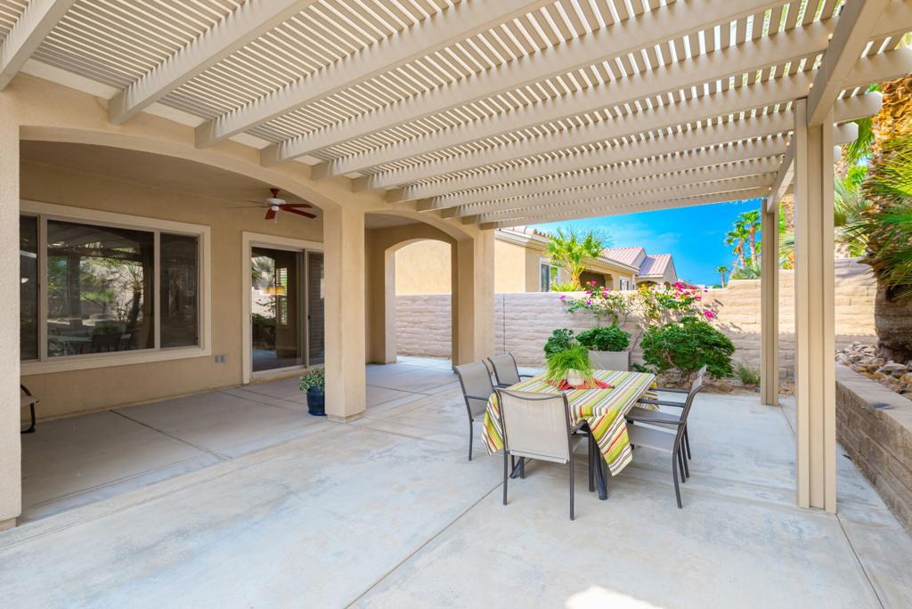 81696 Avenida Sombra