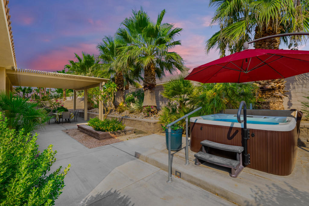 81696 Avenida Sombra