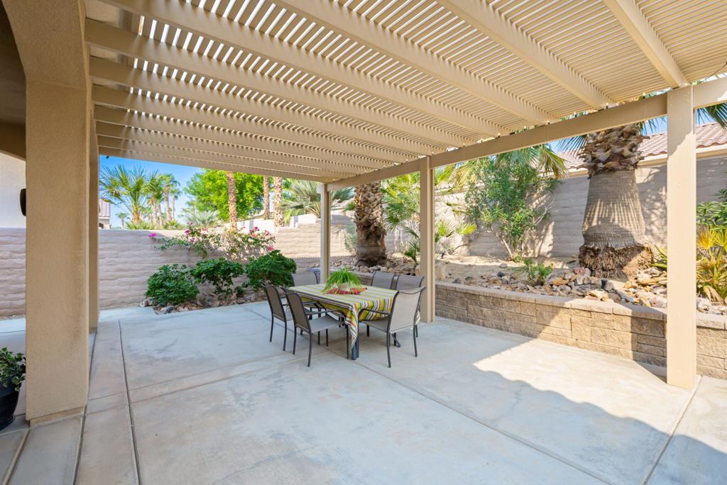 81696 Avenida Sombra