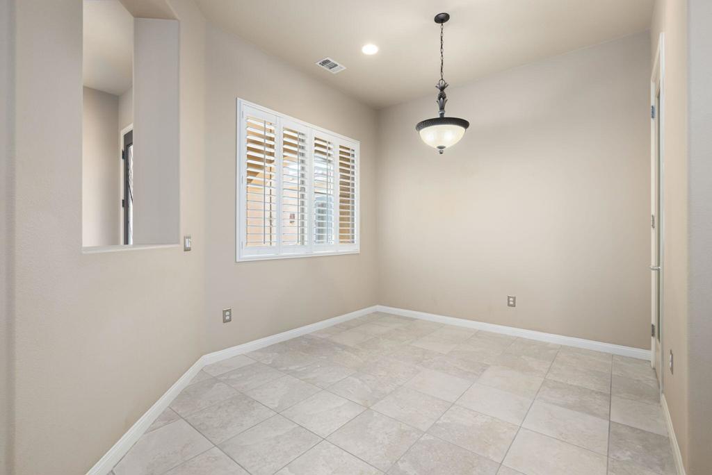 81696 Avenida Sombra