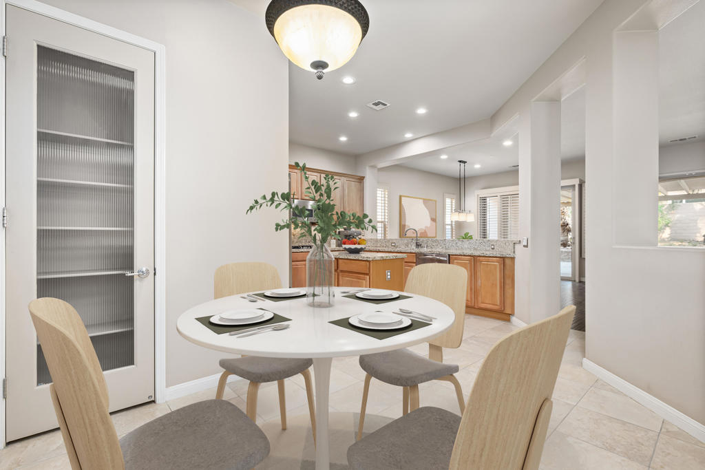 81696 Avenida Sombra