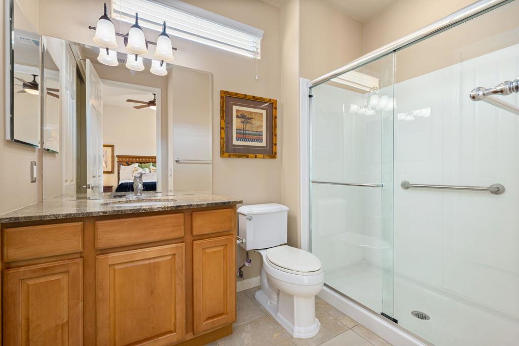 81696 Avenida Sombra