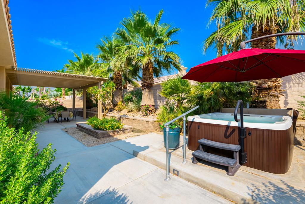 81696 Avenida Sombra