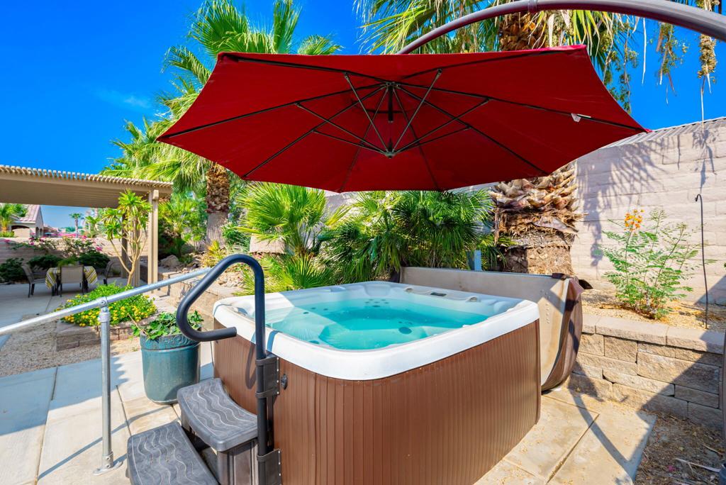 81696 Avenida Sombra