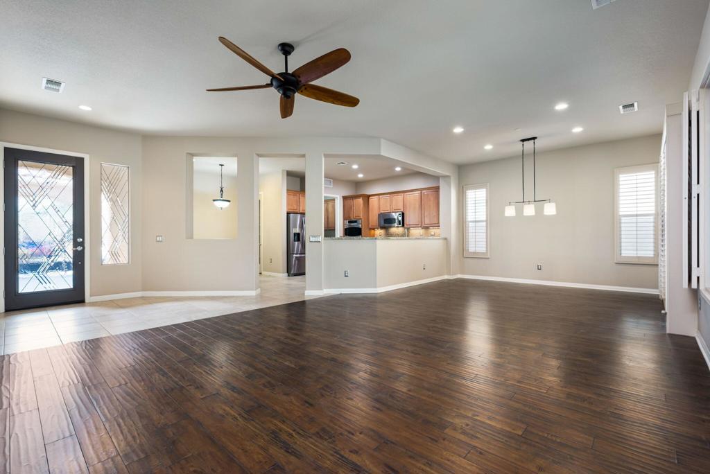 81696 Avenida Sombra