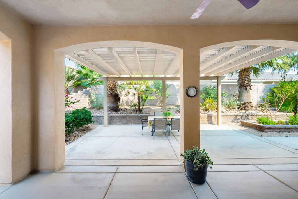 81696 Avenida Sombra