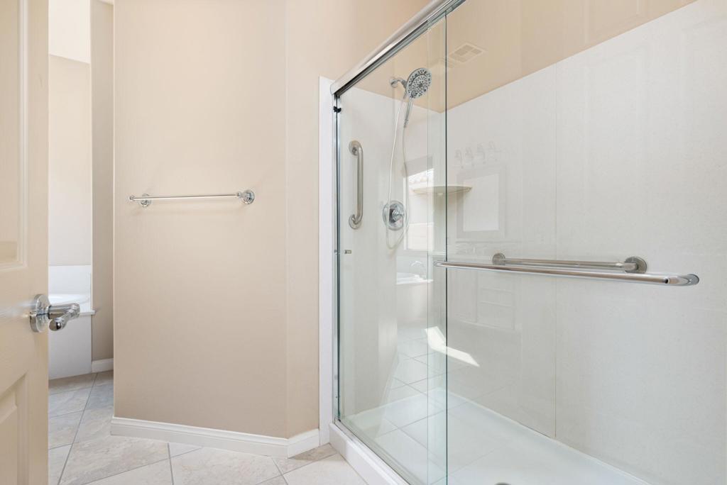 81696 Avenida Sombra