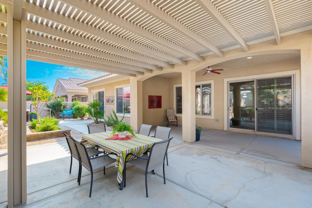 81696 Avenida Sombra