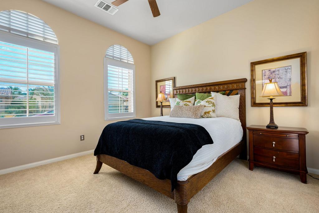 81696 Avenida Sombra