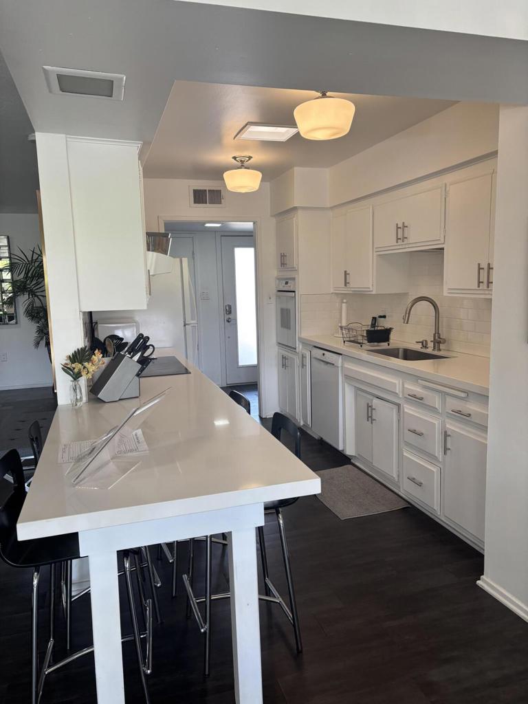 73475 Ironwood Street