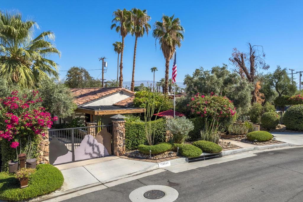 74044 San Marino Circle