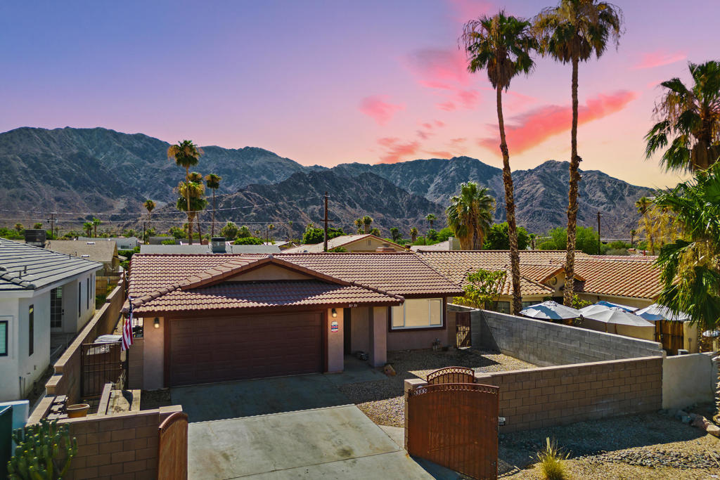 52711 Avenida Martinez