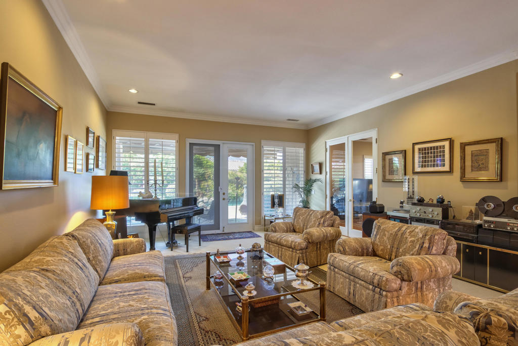 7 King Edward Court Court