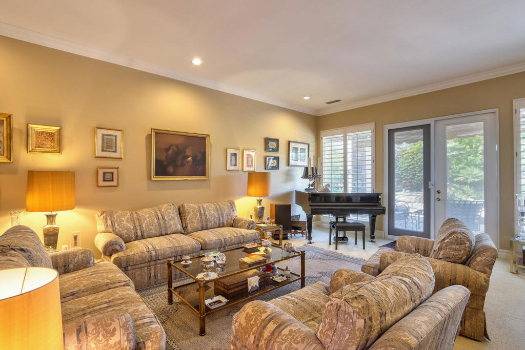 7 King Edward Court Court