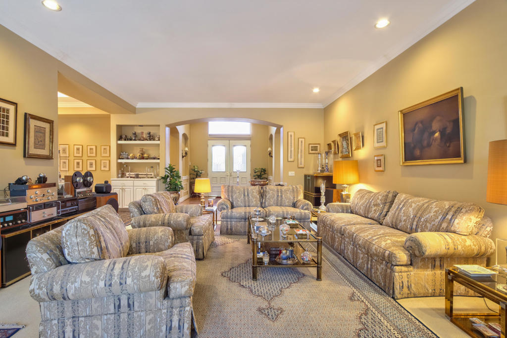 7 King Edward Court Court