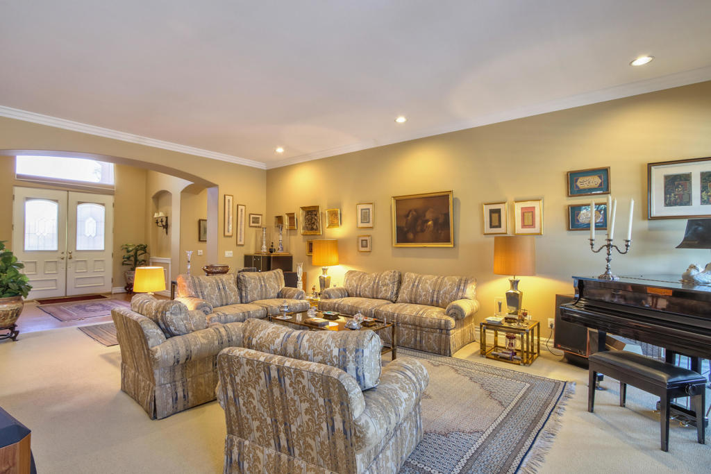 7 King Edward Court Court