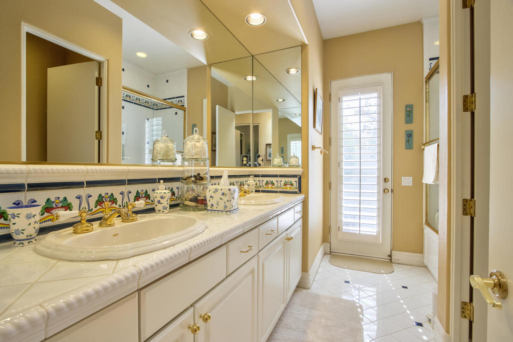 7 King Edward Court Court