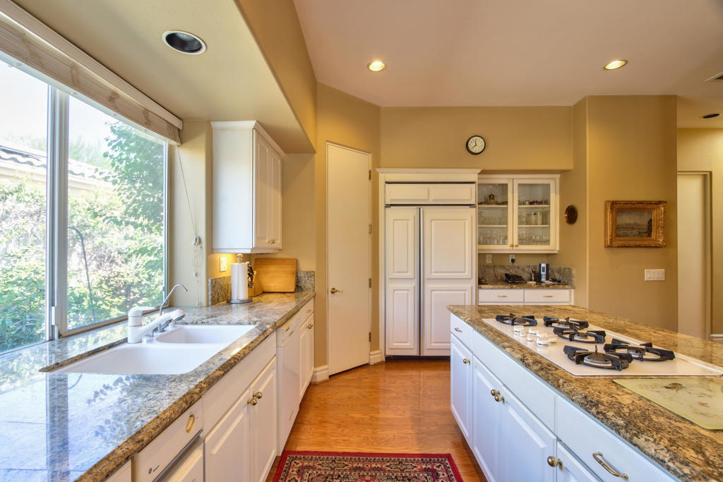 7 King Edward Court Court