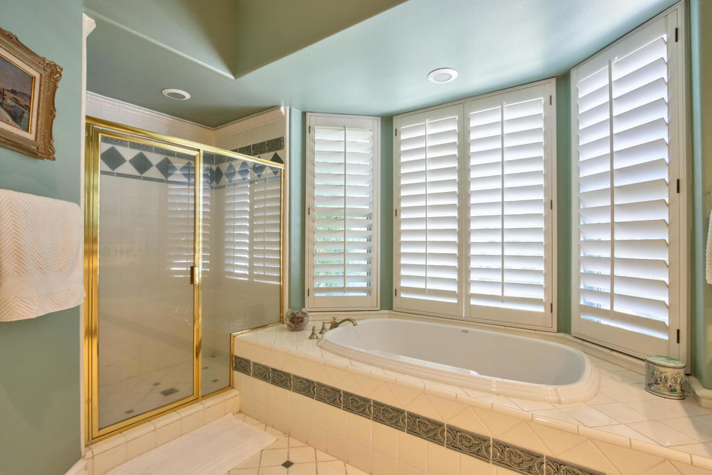 7 King Edward Court Court