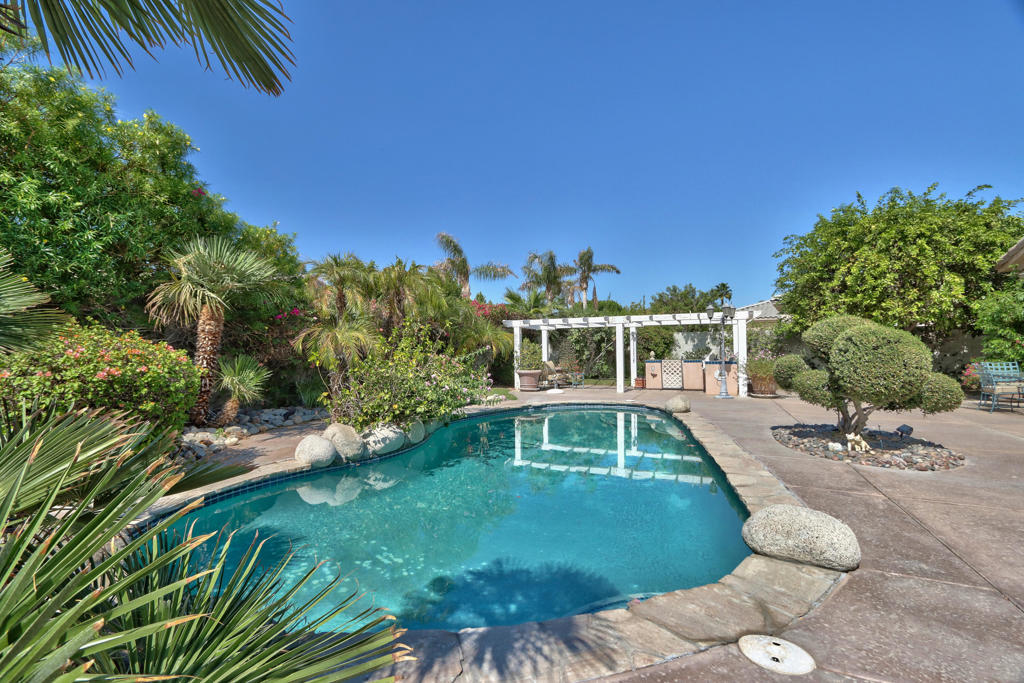 7 King Edward Court Court