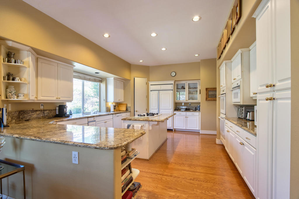 7 King Edward Court Court