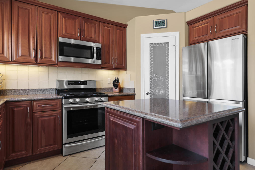 80626 Declaration Avenue