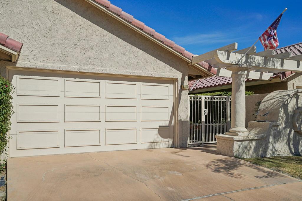 77700 Woodhaven Drive N