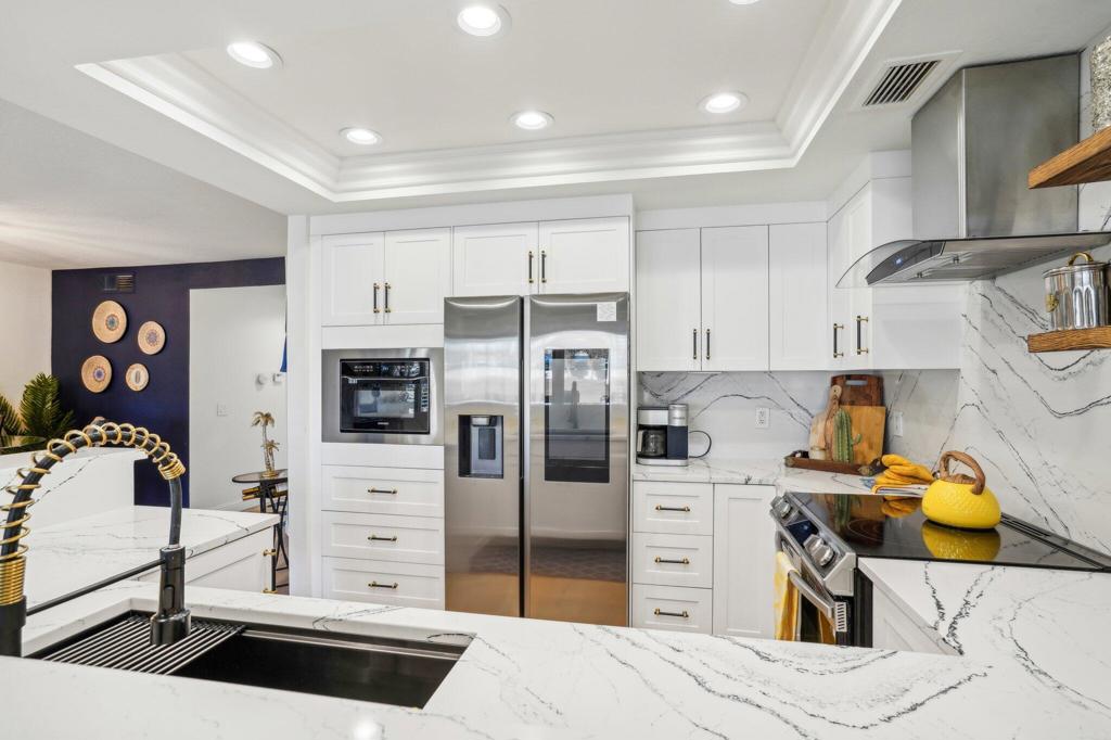 77700 Woodhaven Drive N