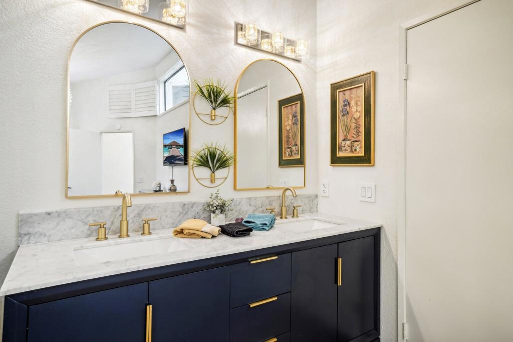 77700 Woodhaven Drive N