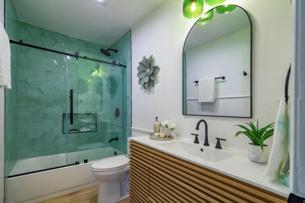 77105 Michigan Drive