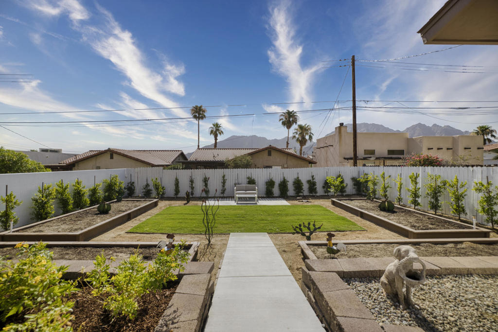 53790 Avenida Montezuma