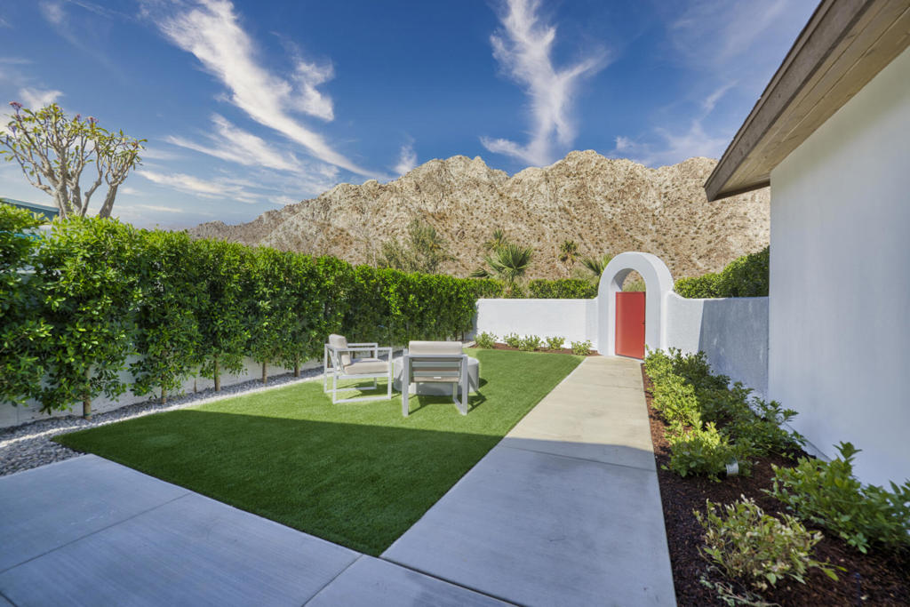 53790 Avenida Montezuma