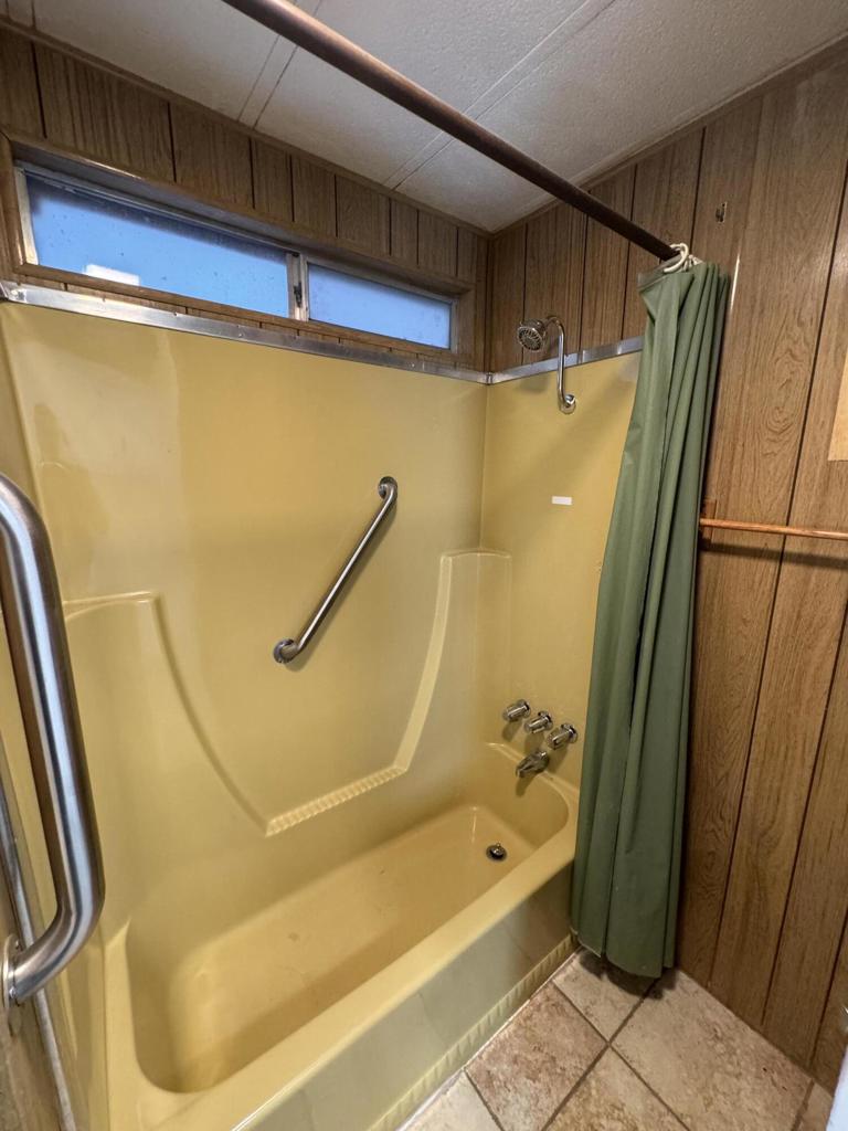 880 Friendship Avenue