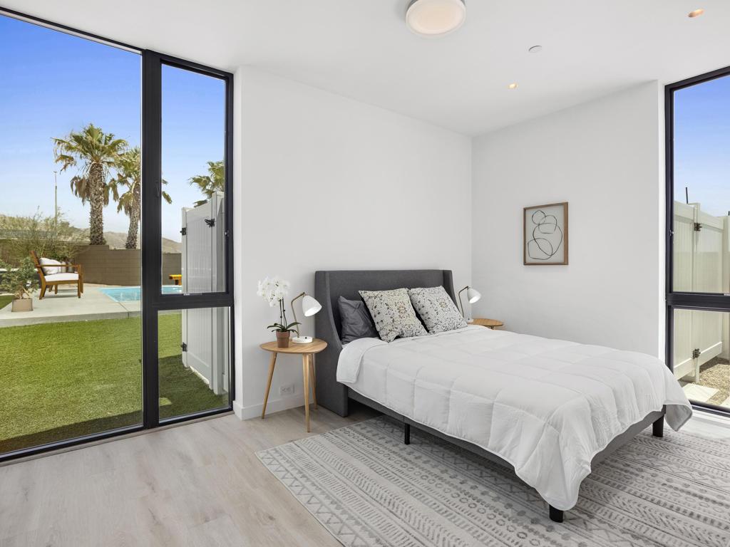 13852 Scenic Crest Circle