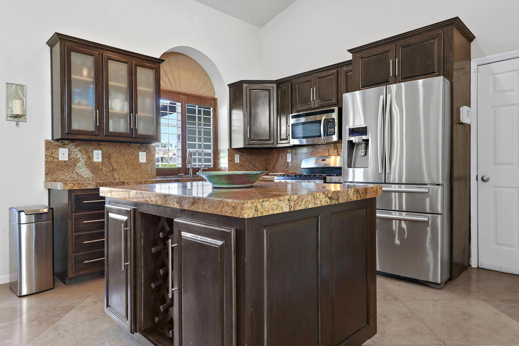 29120 Avenida La Vista