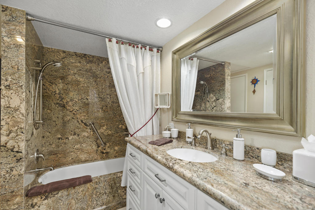 77601 Woodhaven Drive N