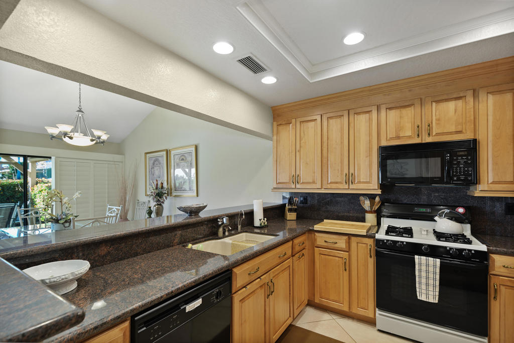 77601 Woodhaven Drive N