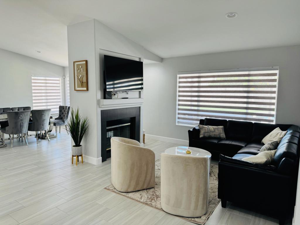 81358 Avenida Blanca