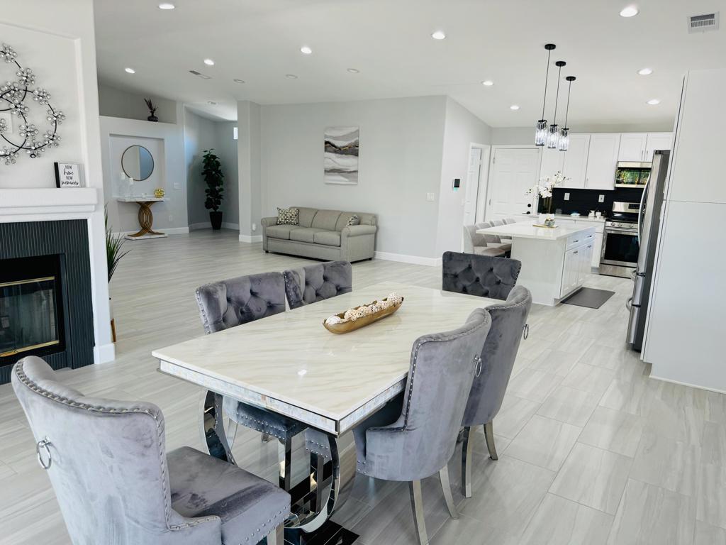 81358 Avenida Blanca