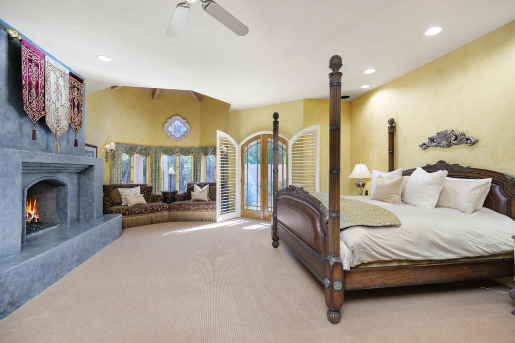 40650 Desert Creek Lane Lane