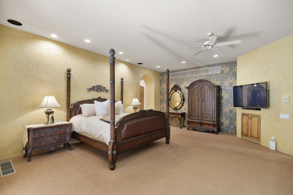 40650 Desert Creek Lane Lane