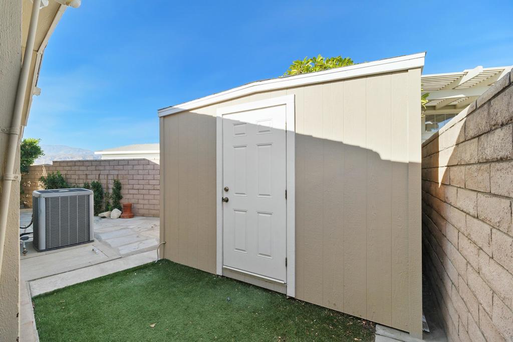 39138 Desert Greens Drive E