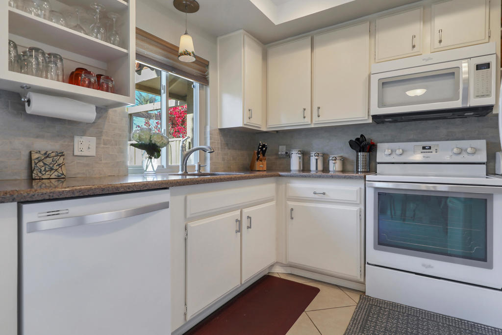 72746 Tony Trabert Lane