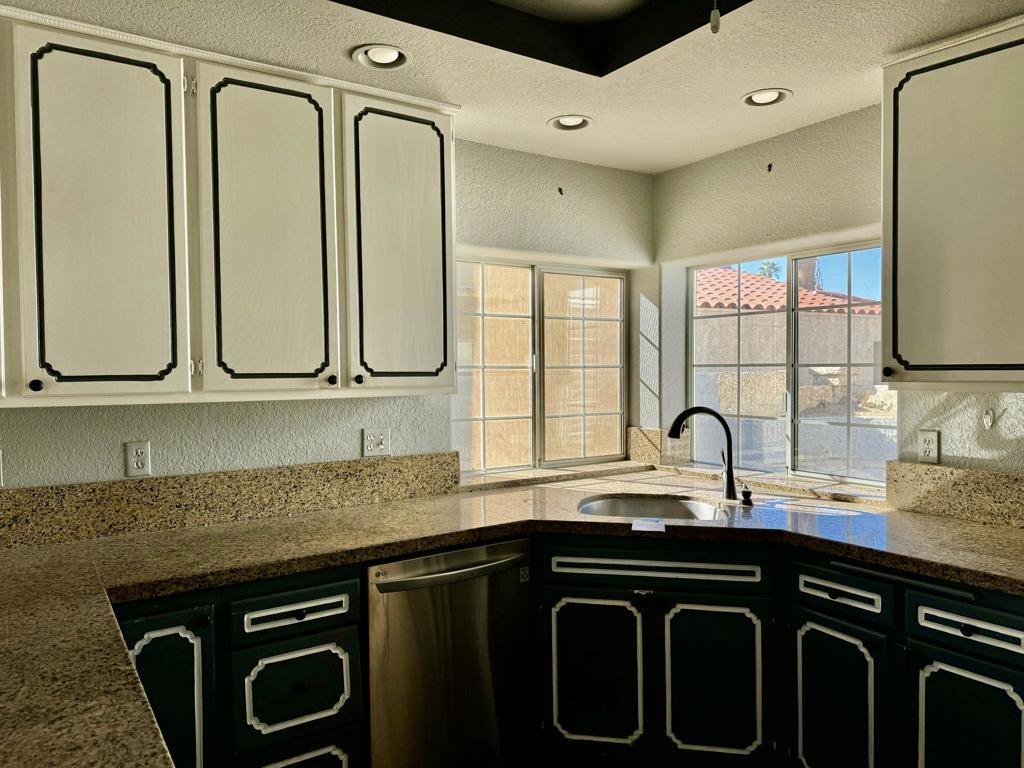 9390 Oakmount Boulevard